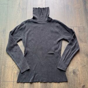 Leo & Nicole sweater